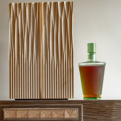 Wingen Decanter Lalique