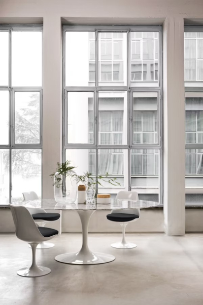 Saarinen Round Knoll