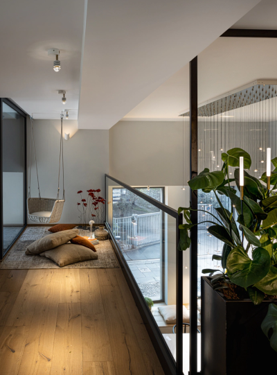 EC 301 Catellani Smith