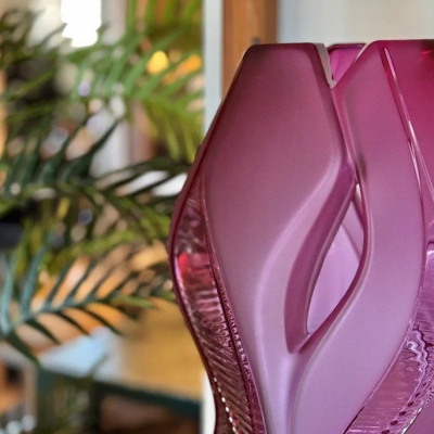 Manifesto Vase Fuchsia Crystal Lalique & Zaha Hadid