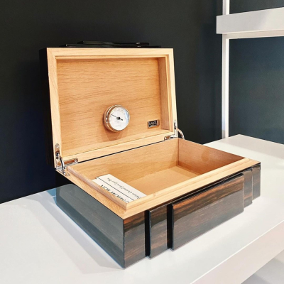 Dragon Cigars Box Small Black Lacquered Amber Crystal Lalique