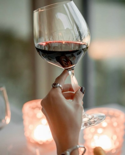 100 Points Burgundy Glass Lalique & James Suckling