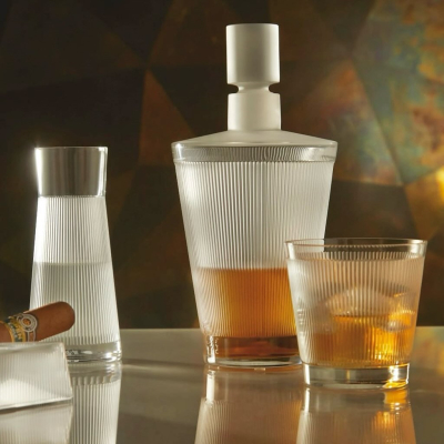 Wingen Decanter Lalique